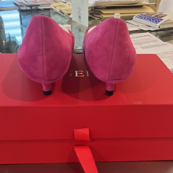 New raspberry pumps by Fogeena 7 1/2 kitten heels too small for me Now $55 - Picture 6 of 9